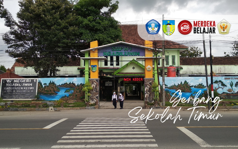Gerbang Sekolah Timur