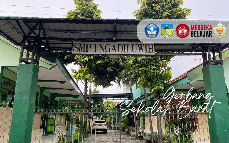 Gerbang Sekolah Barat